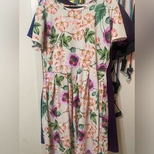 Lularoe floral Amelia dress with pockets